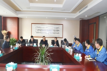 平湖市副市长管立松一行莅临JDB电子纸业慰问高端人才